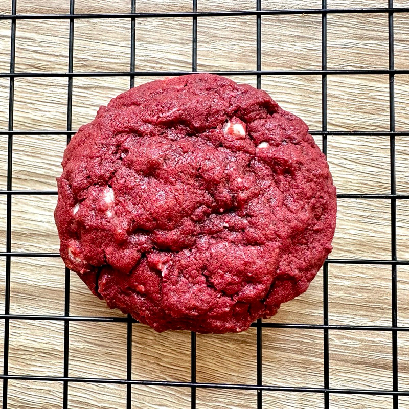 

Soft cookies red velvet cheese cream