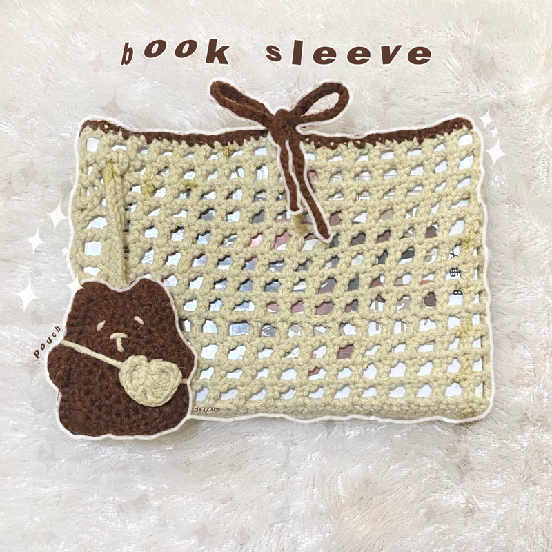 

FOURA Booksleeve Crochet Bear