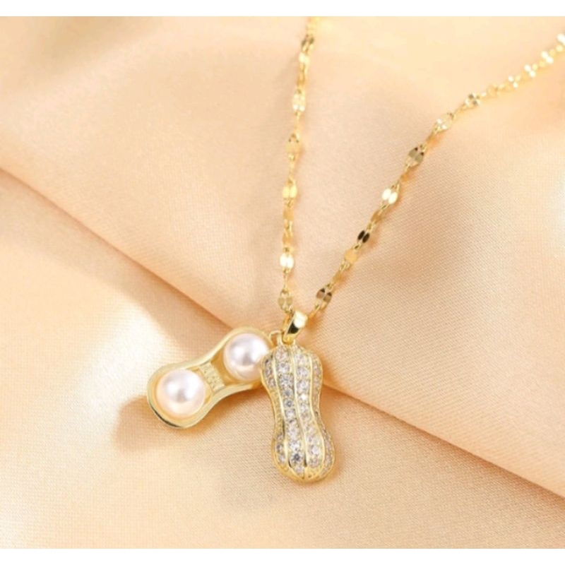 kalung titanium wanita liontin kacang mutiara