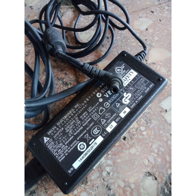 charger laptop.19.v.notmal bekas pakai
