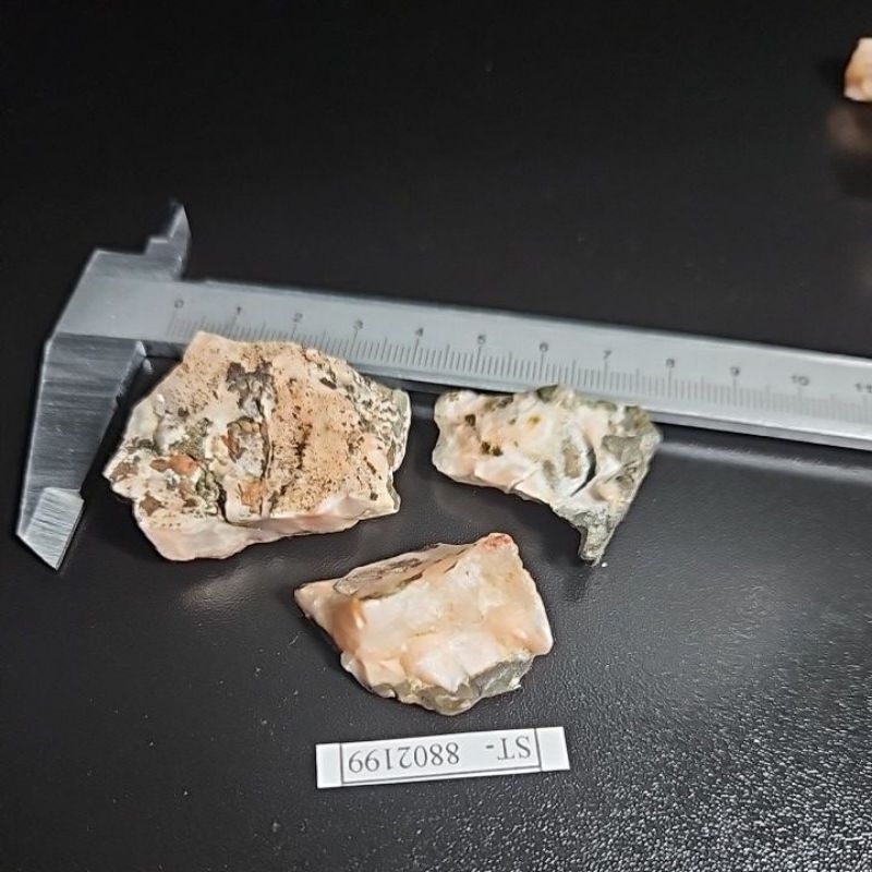 NATROLITE PINK ROSE ROUGH BATU ASLI