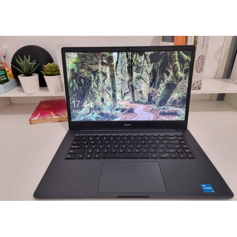 Laptop 3 Jutaan Redmibook 15 Ram 8/240GB NVME Intel Core I3