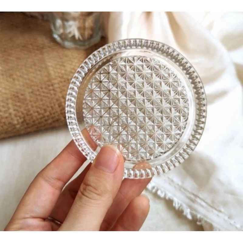 Tatakan kaca tebal spt kristal untuk vas mini atau sebagai lepek kopi