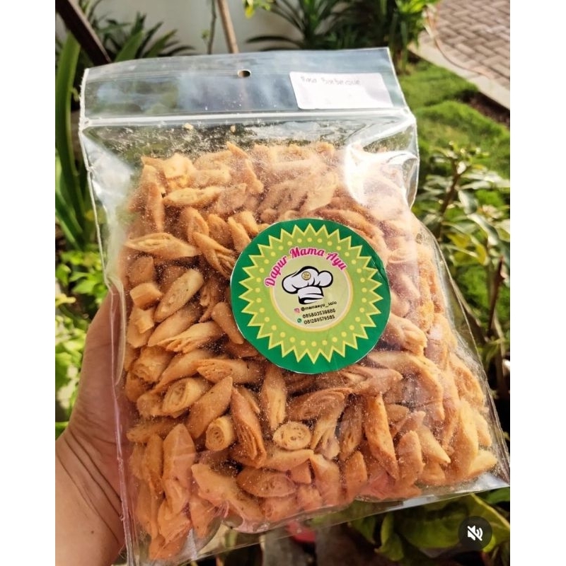 

Kripik Roll 500gr - Ayu Cake Solo