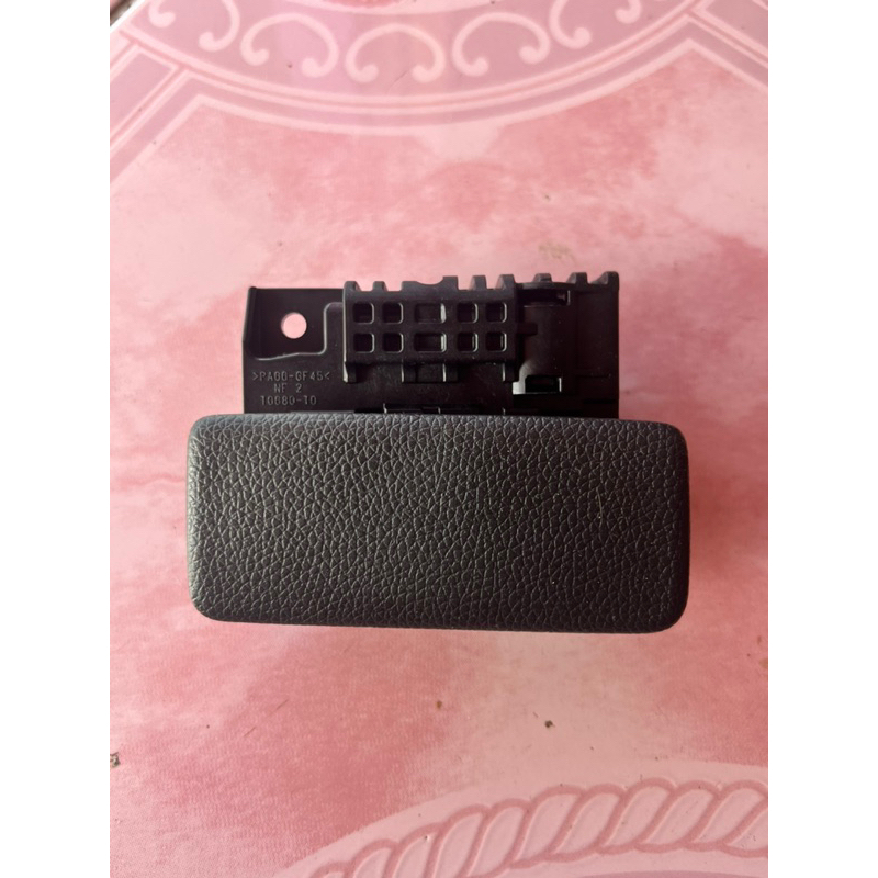 HANDLE HANDEL HENDLE HENDEL KUNCI  LACI PEMBUKA TARIKAN KUNCI LACI DASBOARDSEMUA MOBIL  HONDA BRIO M