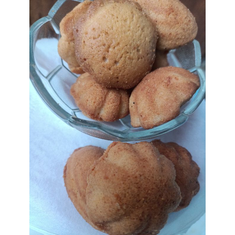 

Bolu Kering/ Bolu Jadul/ Bolu Cuplik/ Bolu panggang kering