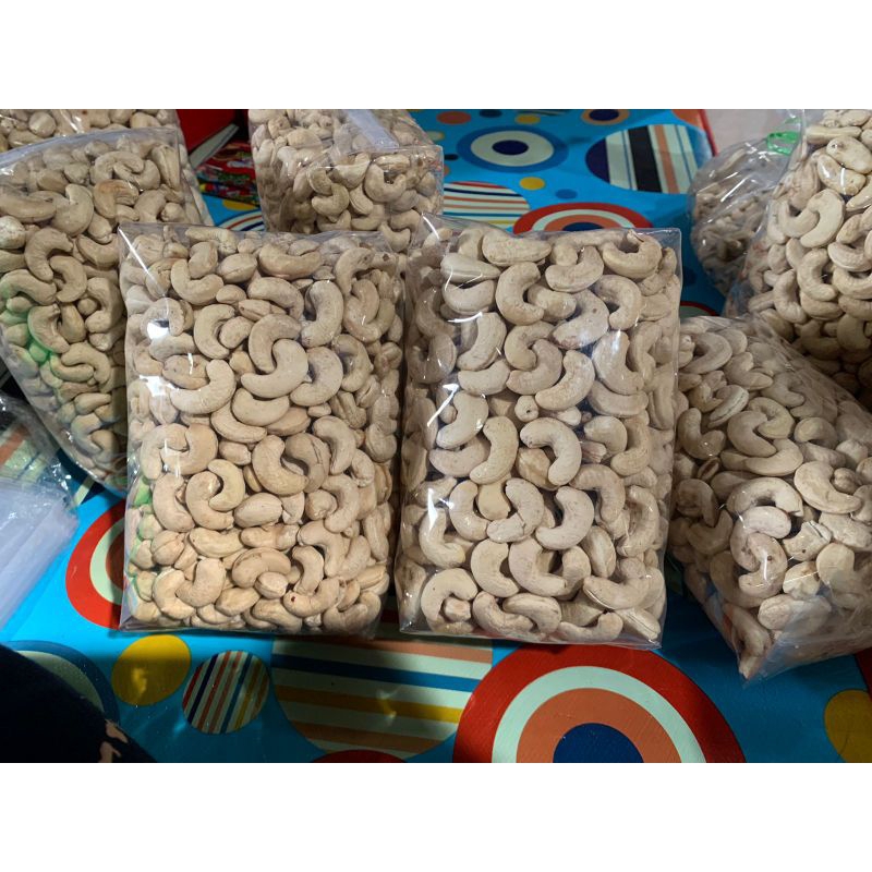 

kacang mete mentah 1 kg jumbo W240 utuh