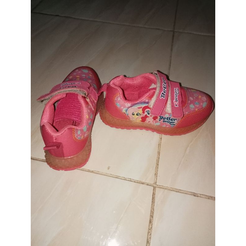 prelove sepatu lampu anak kuda pony