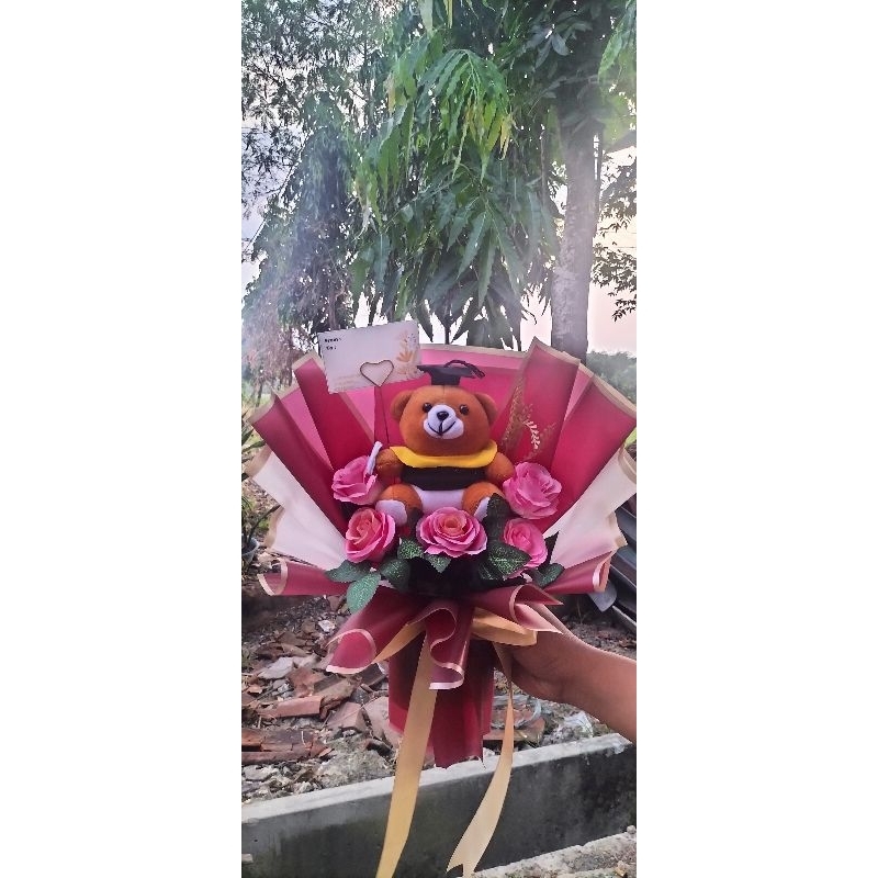 

bucket wisuda