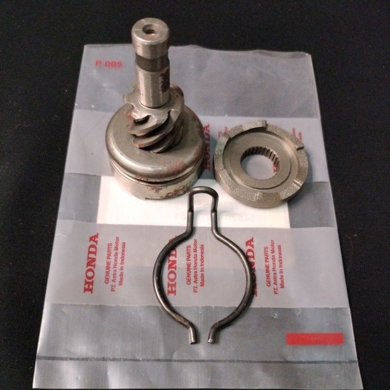 Pinion engkol Vario 125 old KZR