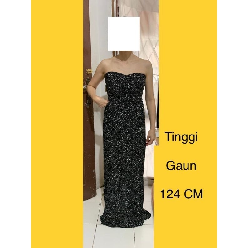 C) Gaun pesta wanita stretch hitam mengkilap Jessica McClintock.