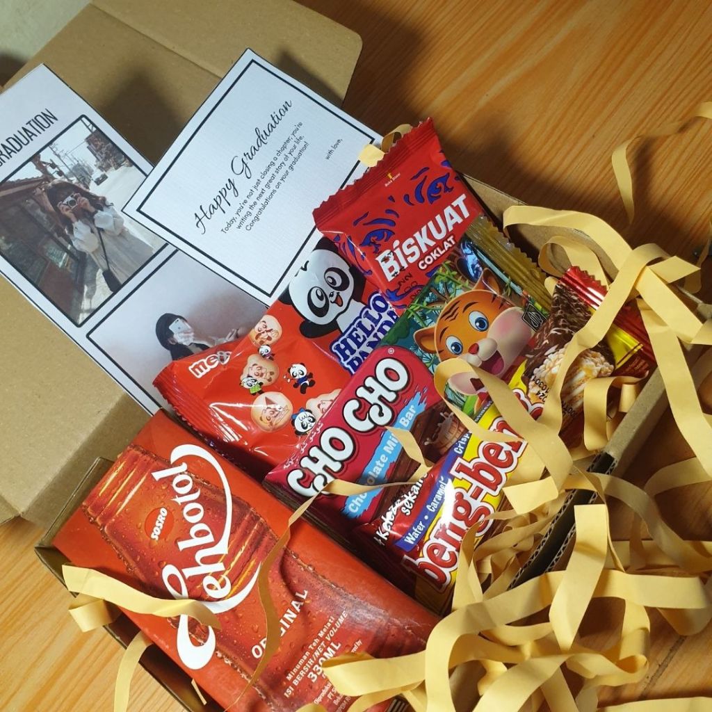 

Giftin - Gift box hampers box snack box hadiah kado ulang tahun kado wisuda snack box termurah mini gift box