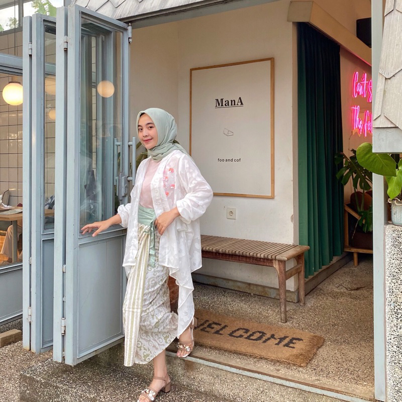 JUNIE OUTER (OUTER ONLY) - ( KEBAYA KONDANGAN / KEBAYA MODERN / LAMARAN / BAJU WISUDA) One set konda