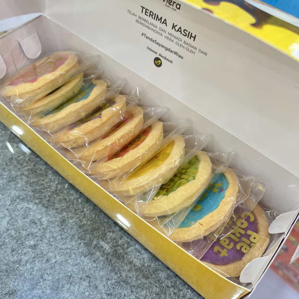 

Pie Coklat Susu - Viera Oleh Oleh Pekanbaru