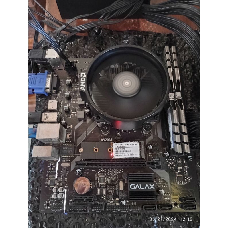 CPU Ryzen 3 2200g + 16gb ram + 256gb