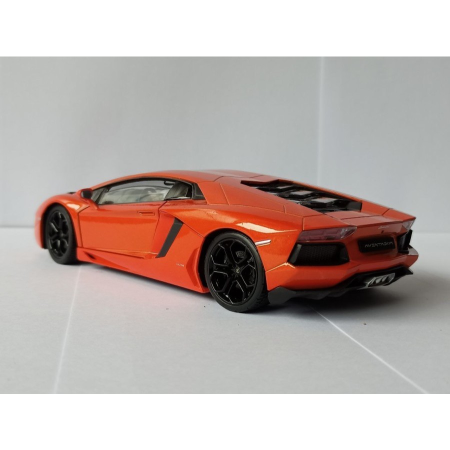 GRATIS ONGKIR Diecast Mobil Lamborghini Aventador LP700-4 oren Welly 1:24 koleksi