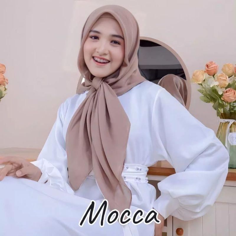 HIJAB SEGI EMPAT PARIS PREMIUM / JILBAB SEGI EMPAT PARIS PREMIUM / KERUDUNG SEGI EMPAT PARIS PREMIUM