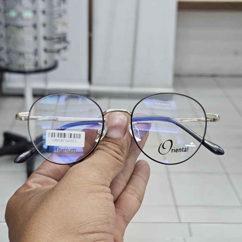 kacamata pria wanita kotak titanium 1037 black gold anti karat