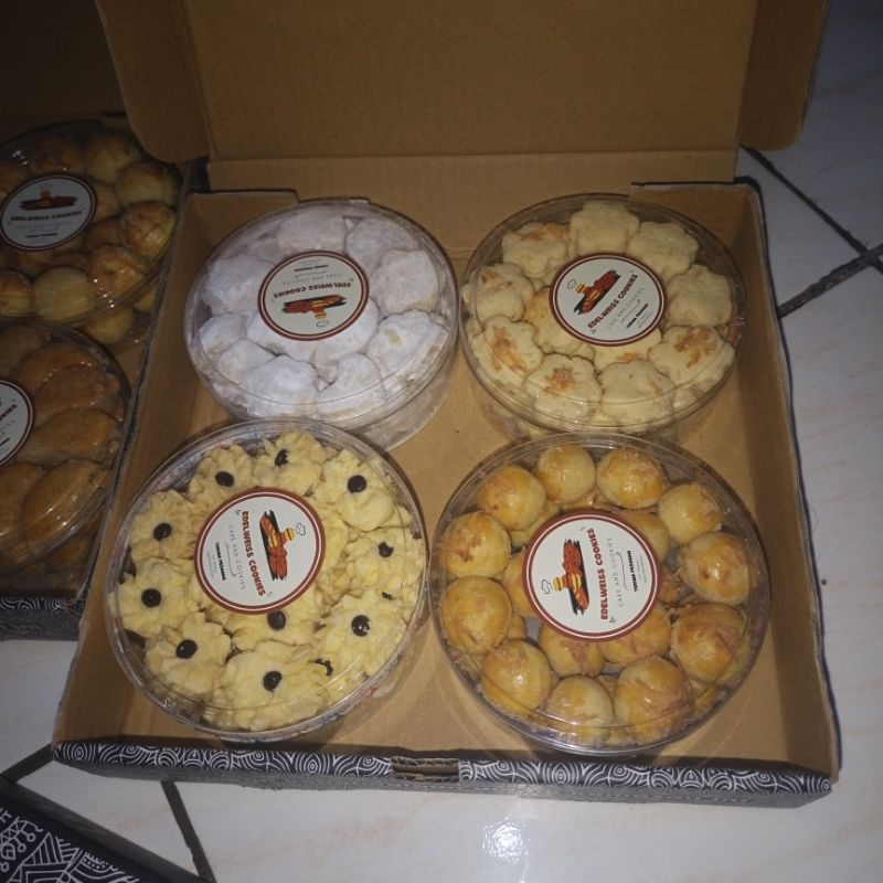 

paket nastar 250 gram isi 4 Toples