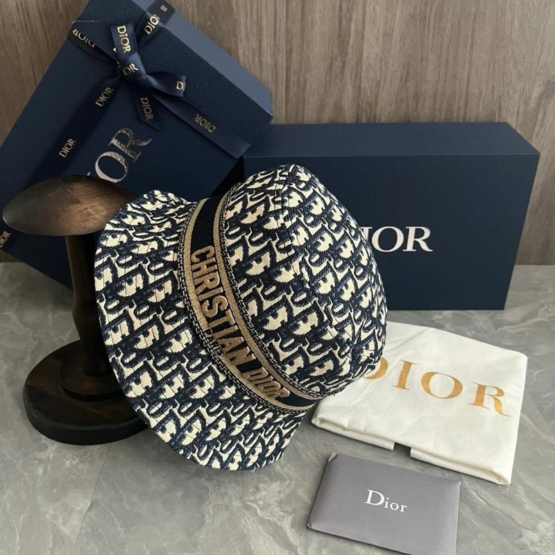 DIOR TOPI