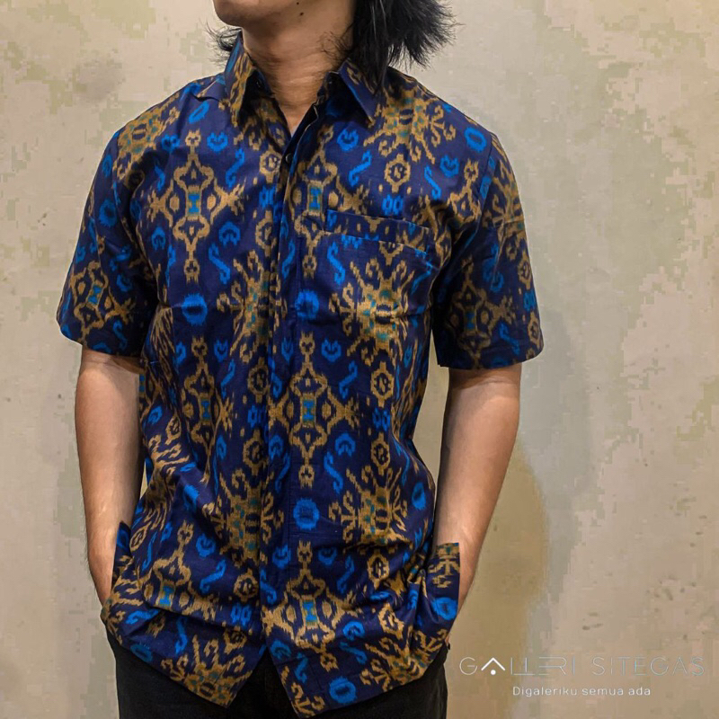Kemeja Pria Kemeja Endek Bali MOTIF S Kemeja Motif S Kemeja Bali Kemeja Wisuda Kemeja Lengan Pendek 