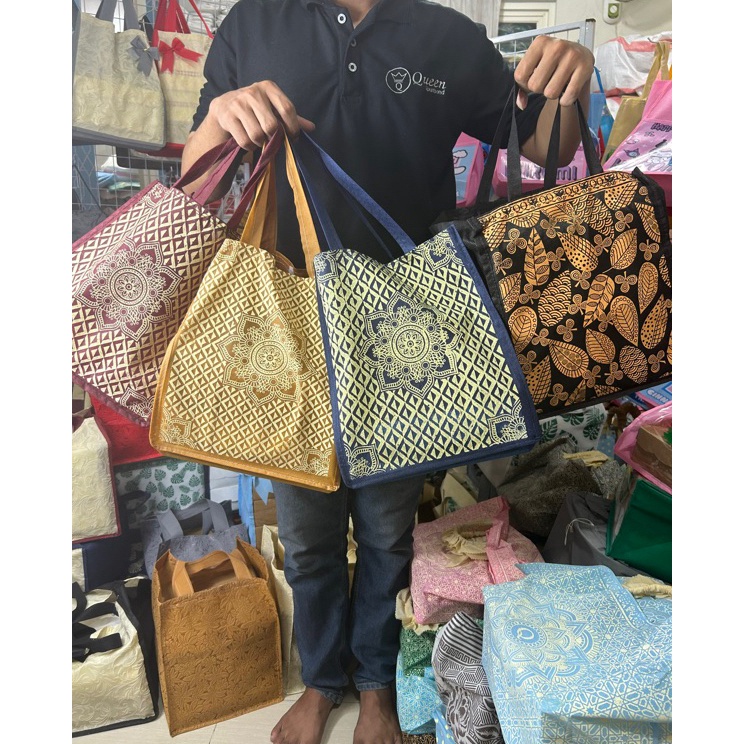 

Stok Banyak HARGA LUSIN ISI 12 BIJITAS HAJATAN HEBOH SIZE 22x22