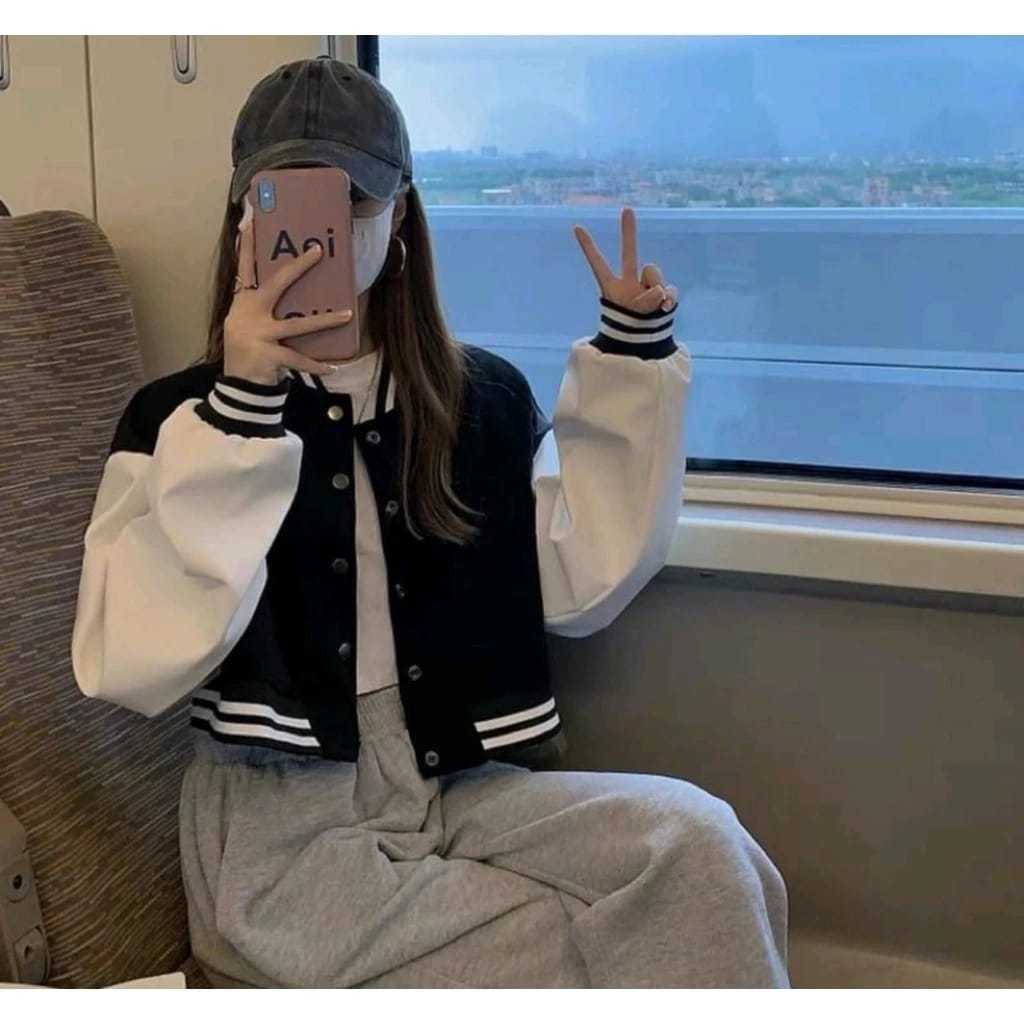 BASEBALL CROP VARSITY JAKET WANITA