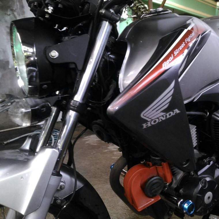 Dudukan Lampu Depan Motor Variasi Braket Pesek Breket Lampu Verza CB150 New Megapro Mono