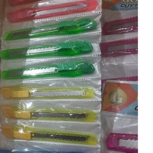 

CUTTER KECIL RENTENG (12pcs)