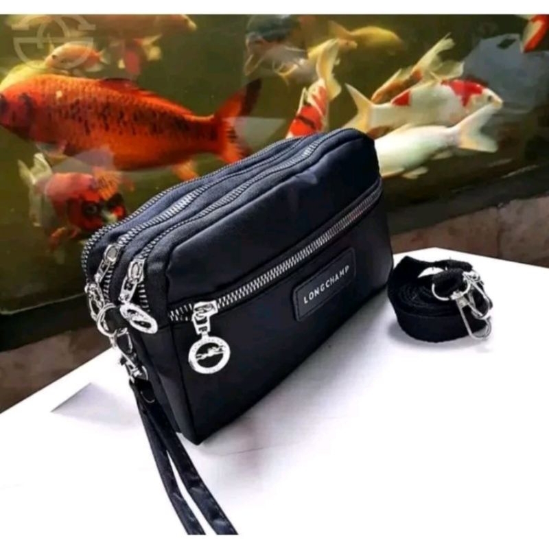 Dompet Tas Selempang Wanita 4 Ruang / 2 Fungsi / Tali Pendek + Tali Selempang warna  Hitam