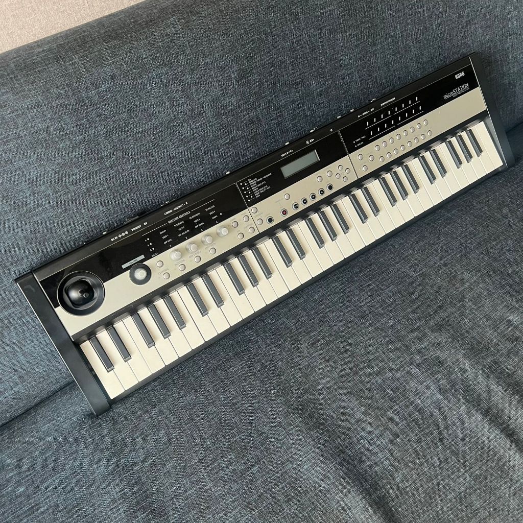 BILLY MUSIK - Korg microSTATION Micro Station Synthsizer