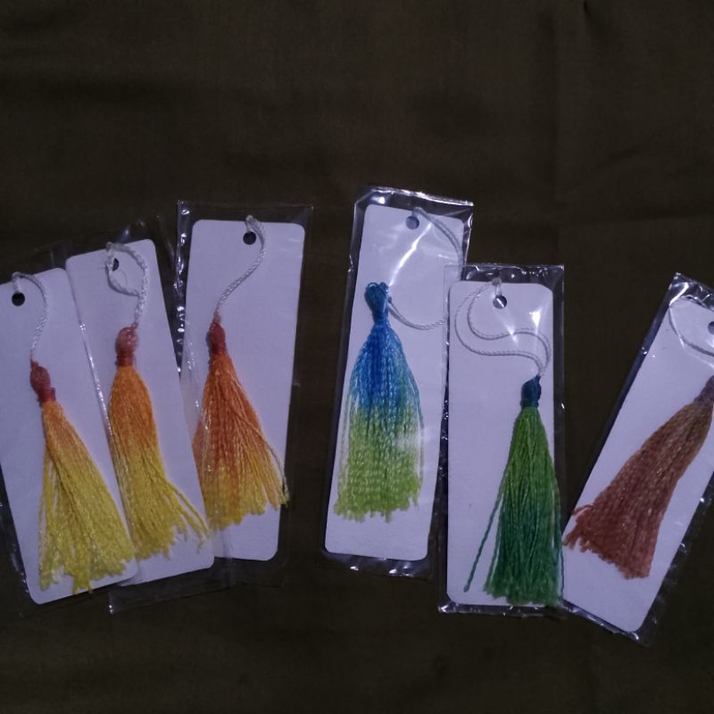 

Bookmark | pembatas buku | pembatas Al-Quran | karya lukisan tangan