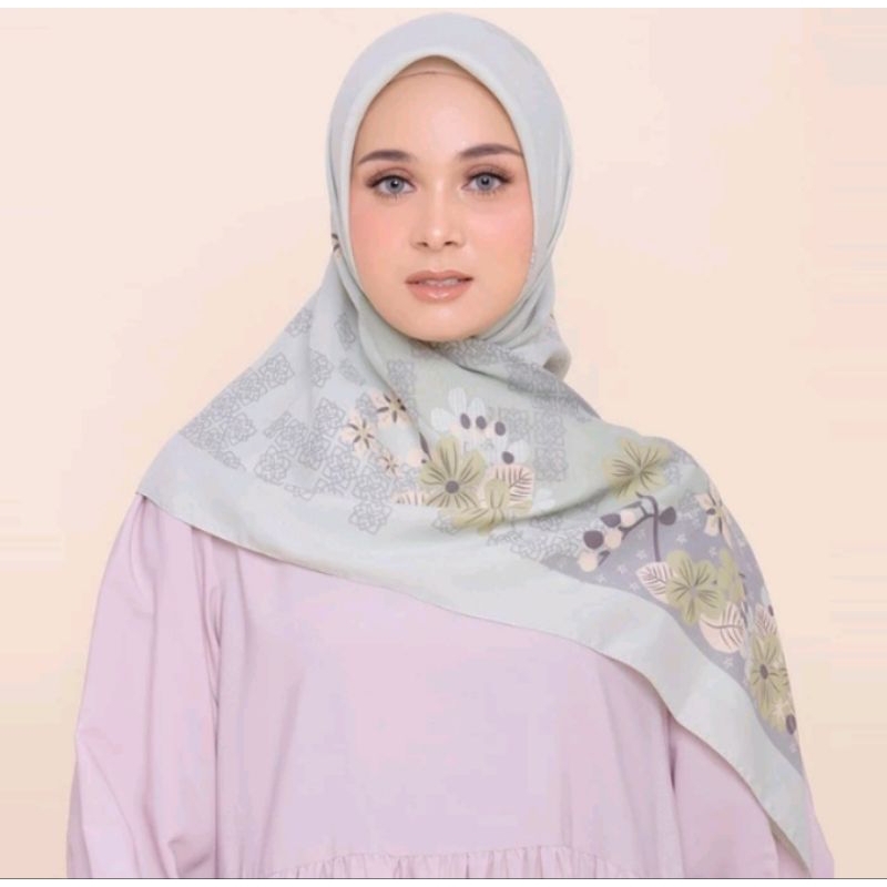 ZM ZASKIA MECCA BUNGA SIMPUR GREIGE SCARF Romansa