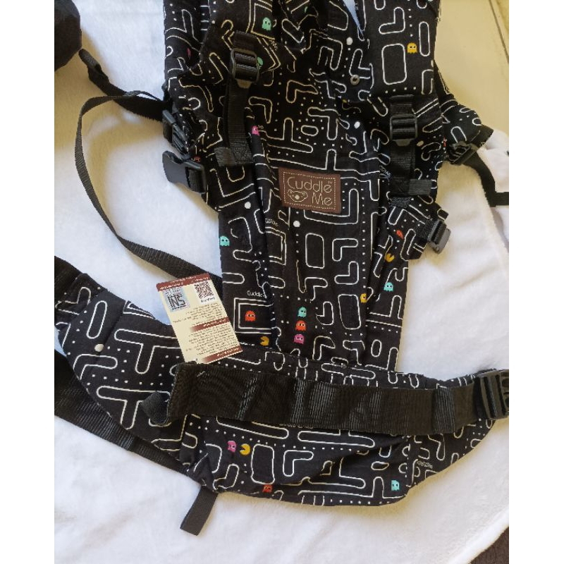 CUDDLE ME ULTIMO motif packman/Gendongan bayi instant/preloved/masih baru