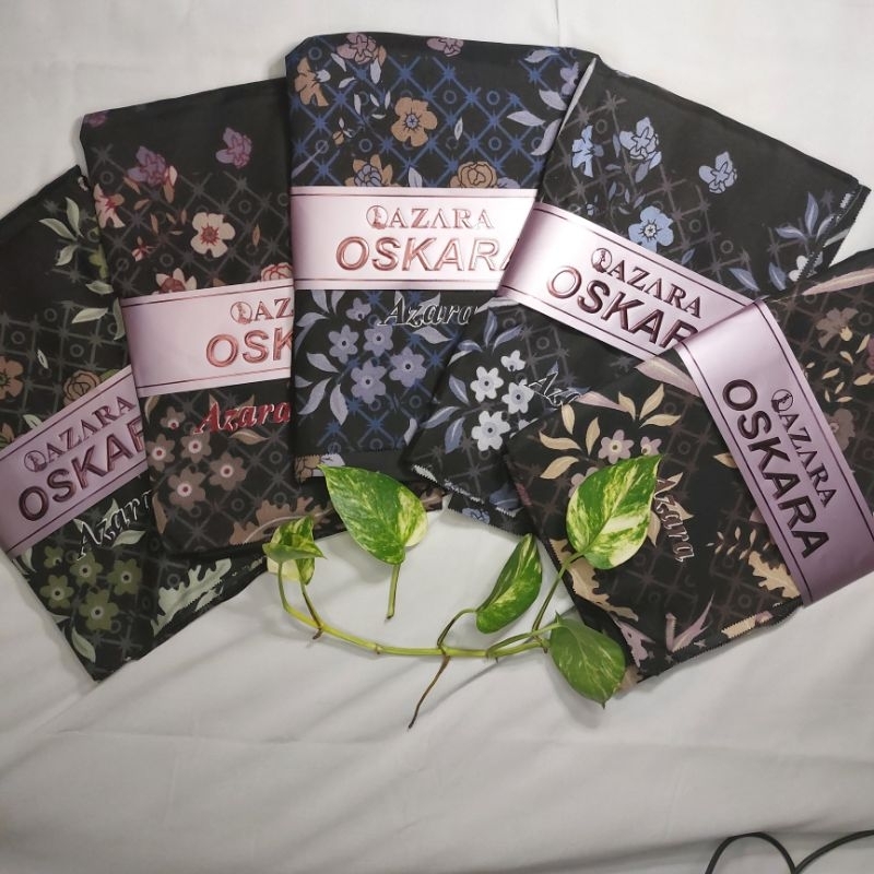 HIJAB SEGI EMPAT AZARA OSKARA MOTIF KHUSUS HITAM