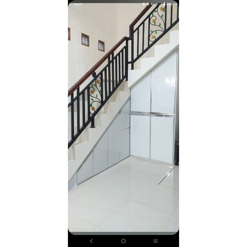 lemari bawah tangga minimalis