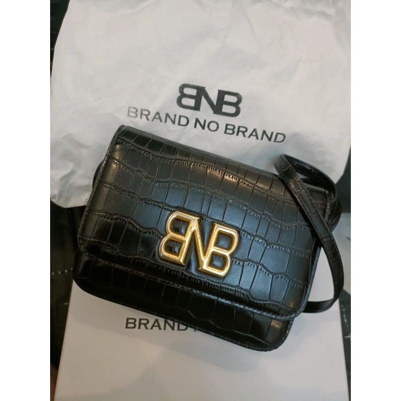 tas bnb preloved black