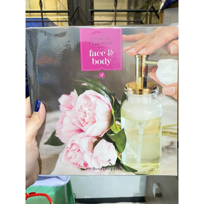 The Chemical Home for Face & Body Essential Oil Young Living buku