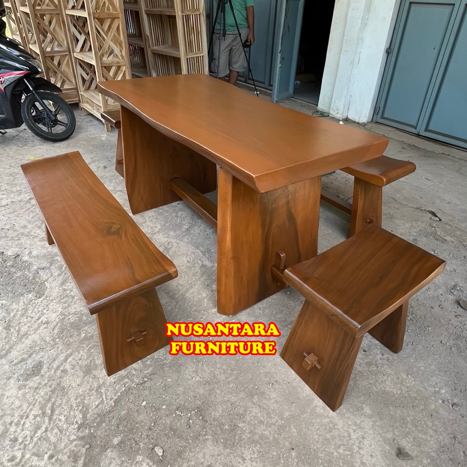 meja makan trembesi / meja restoran / meja cafe bahan kayu trembesi/kayu suar berkualitas