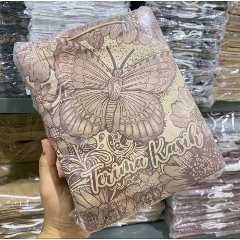 

150 PCS PAPERBAG BATIK SEDANG TALI BESAR UKURAN 21X17X5,5