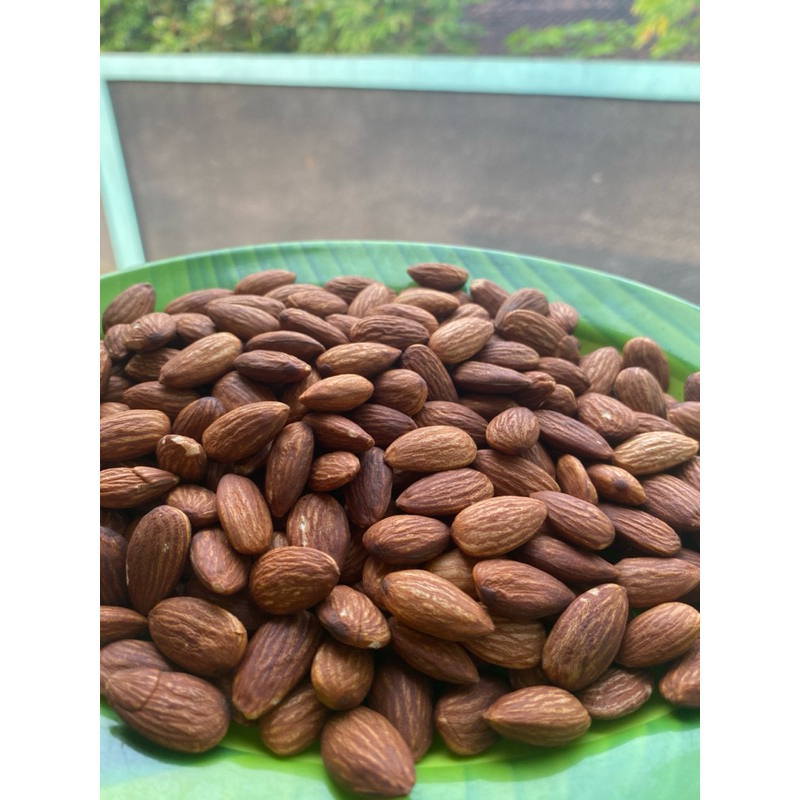 

kacang almond panggang siap makan