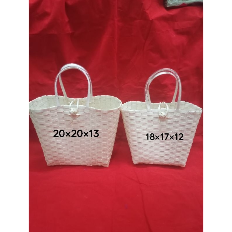 

tas anyaman embos warna putih ukuran m isi 1 pcs terlaris dan termurah