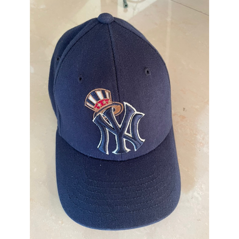 topi 2nd Major League Baseball (MLB)