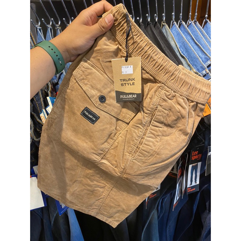 CELANA PENDEK PRIA CORDUROY PULL&BEAR