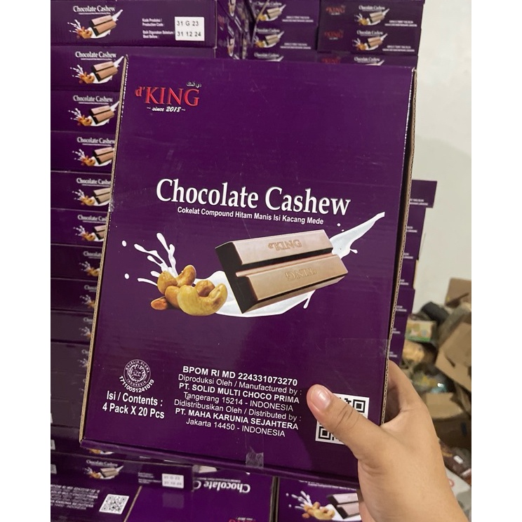 

KODE PRODUK KCDB3778 musdalifah coklat cashew isi 8 batang