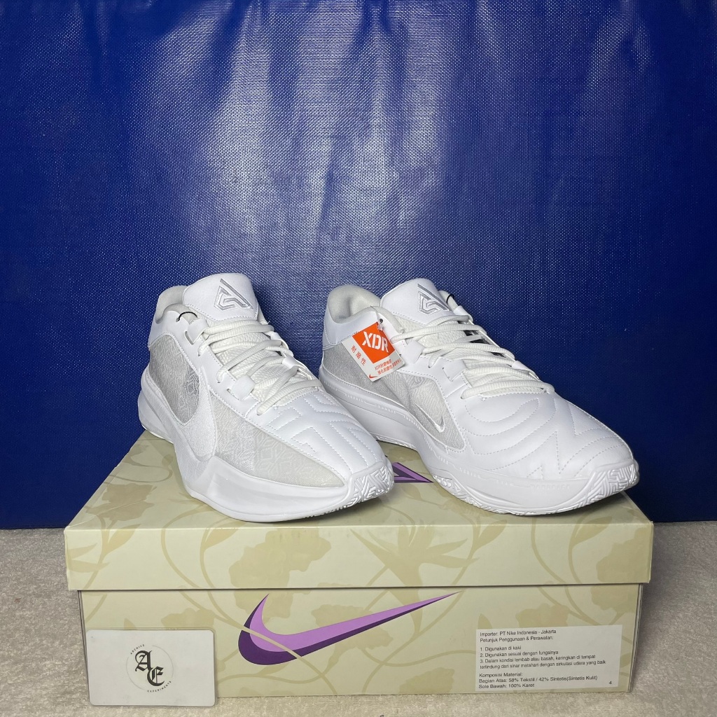 NIKE ZOOM FREAK 5 TRIPLE WHITE