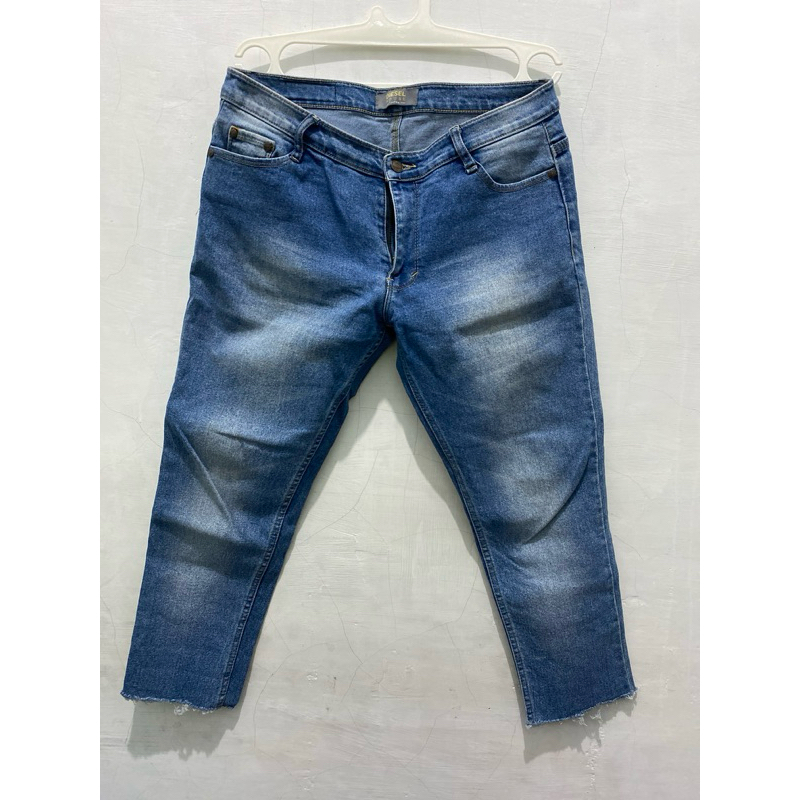 celana jeans wanita ukuran 32 cocok utk tinggi 150-155 cm