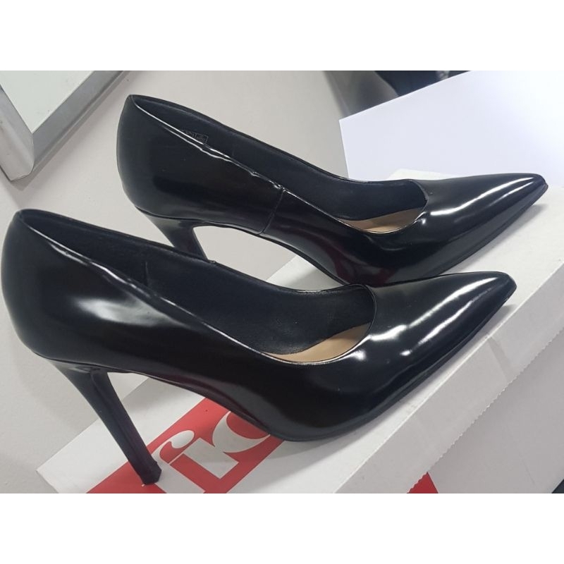 preloved Payless ukuran 6½ Fioni Women's Habit Pump - BLACK