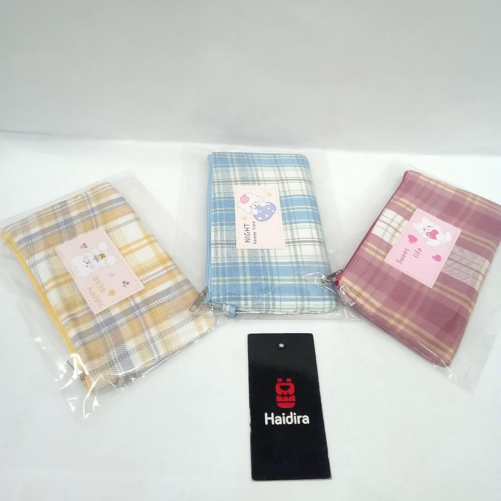 

Kotak Pensil Kain / Pencil Case Motif Kotak Variasi Warna