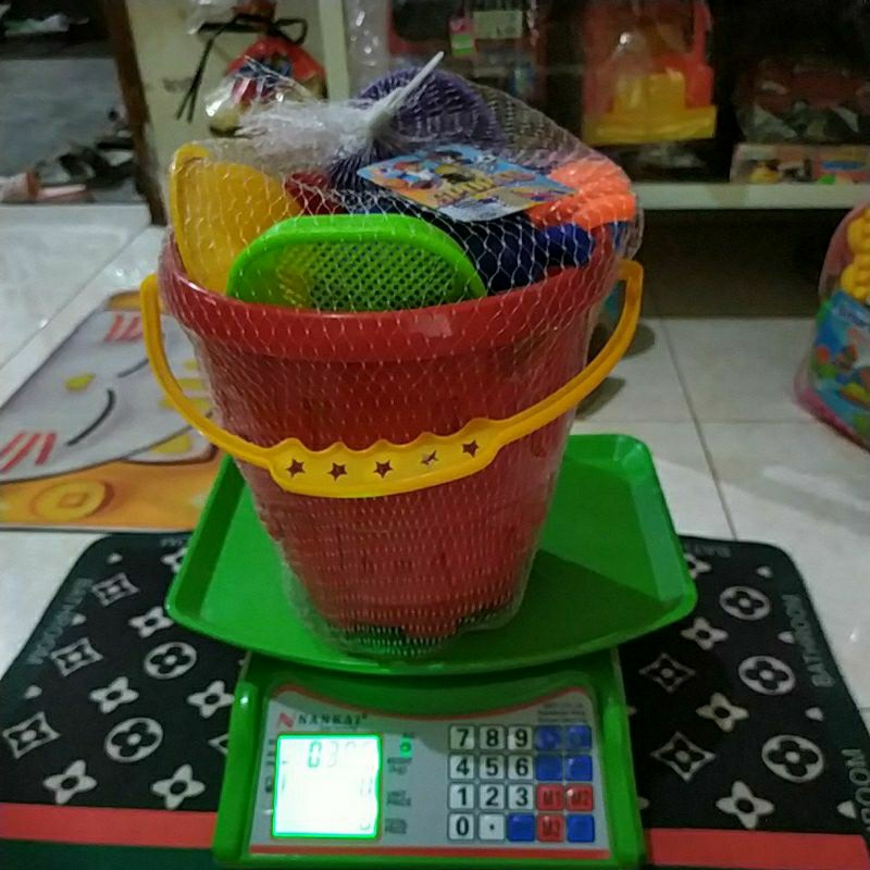 Ember pantai jumbo mainan anak